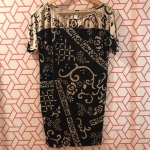 DVF 100 % silk size 2 black and cream dress